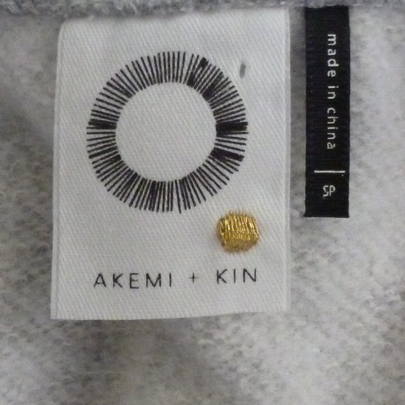 Anthropologie P Gray with White Sleeve and Hem Top - Picture 5 of 5